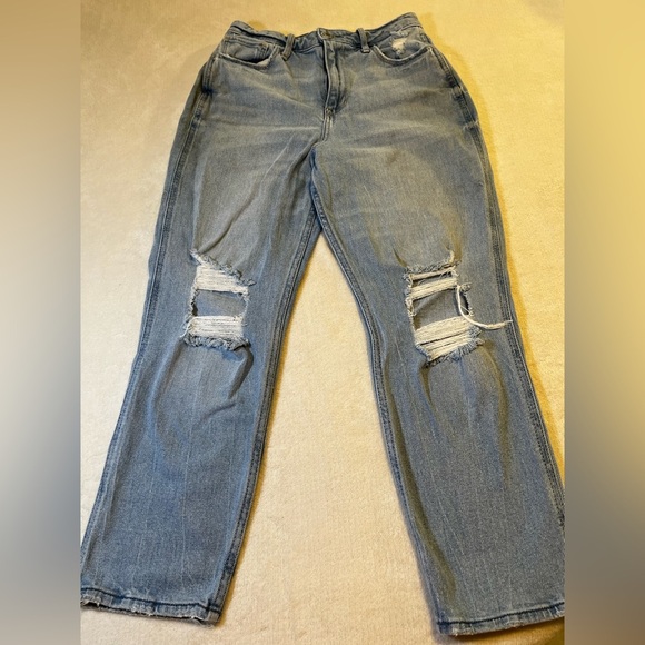 Hollister Denim - Hollister Ultra High Rise Straight Jeans Light Wash Distressed W27 L25